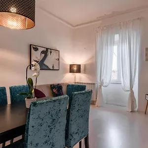 Appartement Gallery Art In San Frediano, Florence
